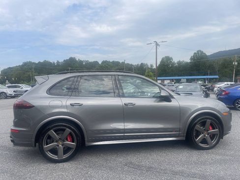 Used 2016 Porsche Cayenne GTS AWD/4WD image 9