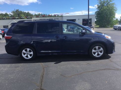 Used 2020 Toyota Sienna LE FWD image 6