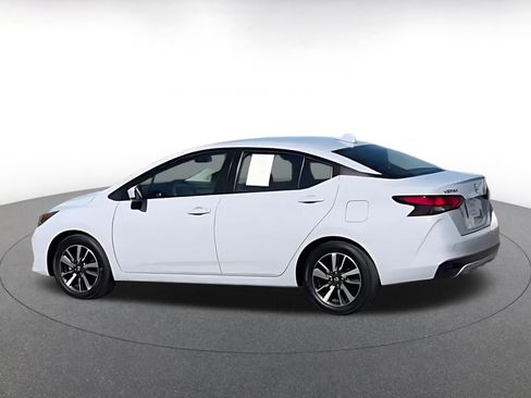 Used 2025 Nissan Versa SV image 8