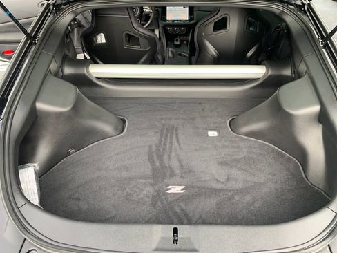 Used 2025 Nissan Z NISMO w/ Floor Mat Package RWD image 20