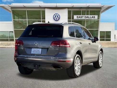 Used 2015 Volkswagen Touareg Sport image 4