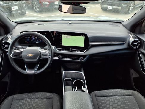 Used 2025 Chevrolet Equinox LT image 11