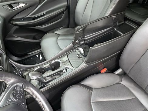 Used 2017 Buick Envision Essence image 25