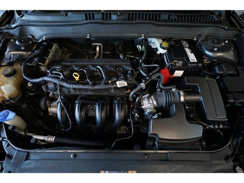 Used 2016 Ford Fusion SE image 10