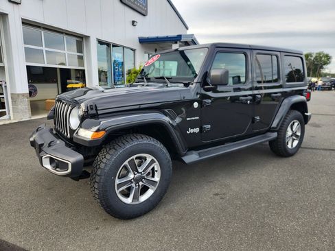 Used 2020 Jeep Wrangler Unlimited Sahara image 6