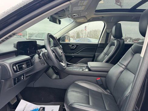 Used 2025 Lincoln Aviator Premiere AWD image 30