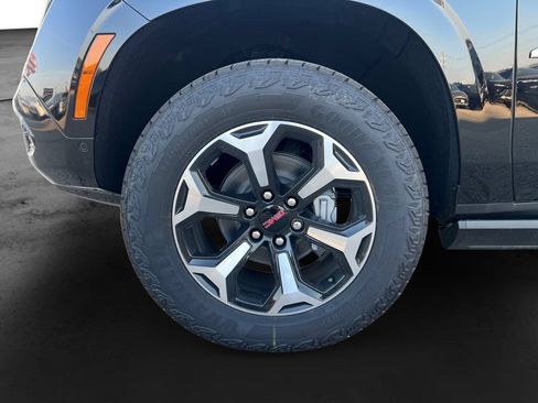 New 2026 GMC Yukon AT4 w/ AT4 Premium Package AWD/4WD image 11