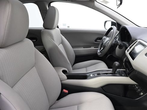 Used 2018 Honda HR-V EX image 13