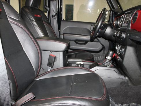 Used 2021 Jeep Wrangler Unlimited Rubicon w/ Cold Weather Group image 24