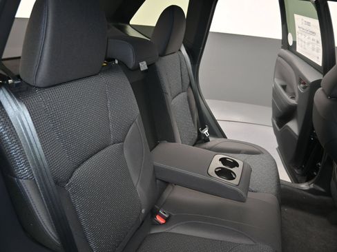 Used 2026 Subaru Forester Premium AWD/4WD image 21