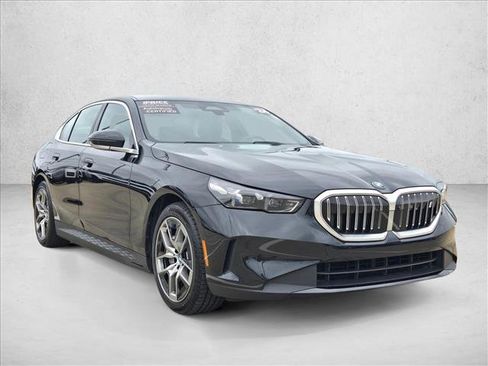 Used 2024 BMW i5 eDrive40i RWD image 3