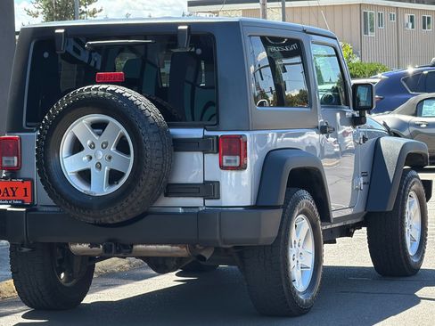 Used 2013 Jeep Wrangler Sport AWD/4WD image 5