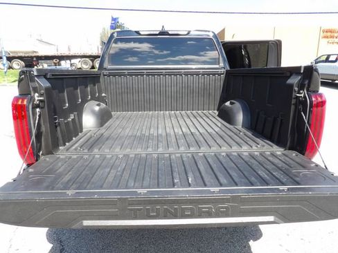 Used 2022 Toyota Tundra SR5 w/ SR5 Convenience Package AWD/4WD image 13
