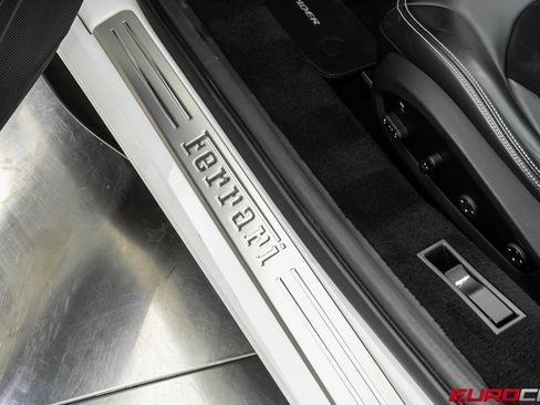 Used 2022 Ferrari F8 Tributo RWD image 47