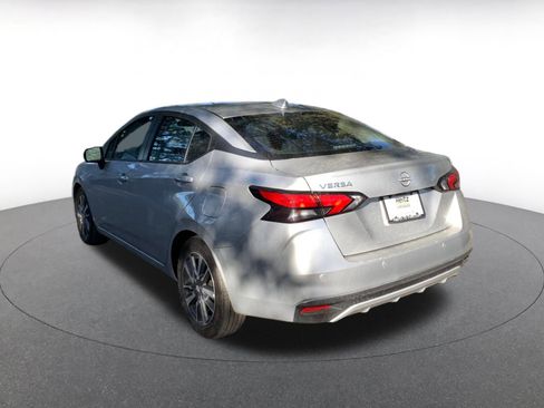 Used 2025 Nissan Versa SV image 5