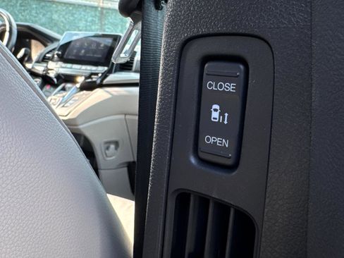 Used 2019 Honda Odyssey EX-L image 31