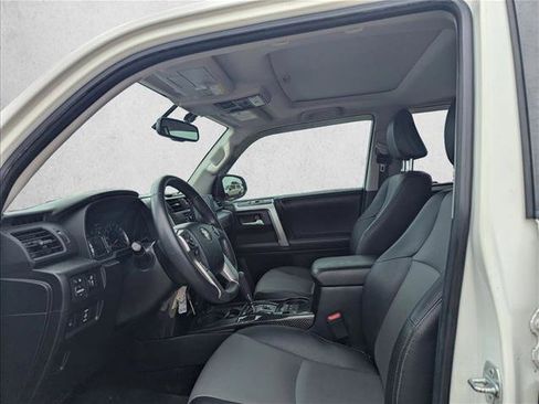 Used 2017 Toyota 4Runner SR5 Premium RWD image 11