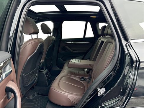 Used 2018 BMW X1 xDrive28i w/ Convenience Package image 11