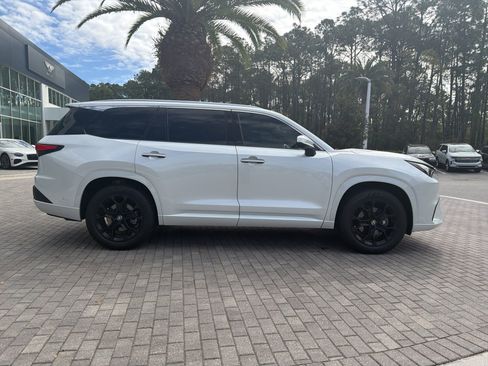 Used 2024 Lexus TX 350 AWD w/ Captains Chair Package image 2