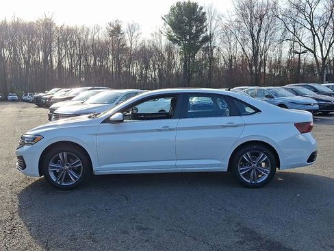 Certified 2023 Volkswagen Jetta SE w/ Panoramic Sunroof Package image 6