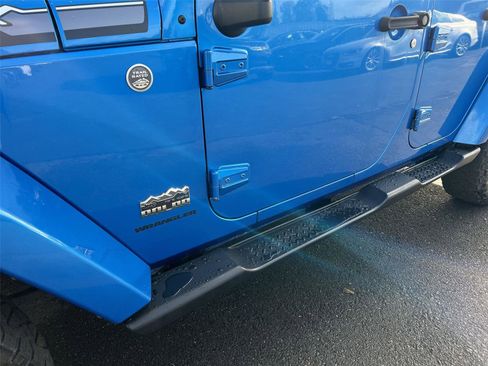 Used 2014 Jeep Wrangler Polar Edition image 10