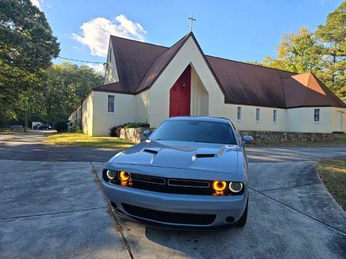 Used 2021 Dodge Challenger SXT AWD/4WD image 3
