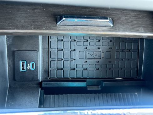 Used 2022 Ford Expedition Max Limited image 30