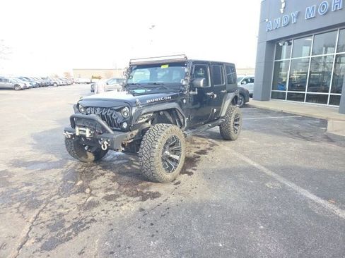 Used 2015 Jeep Wrangler Unlimited Rubicon image 2
