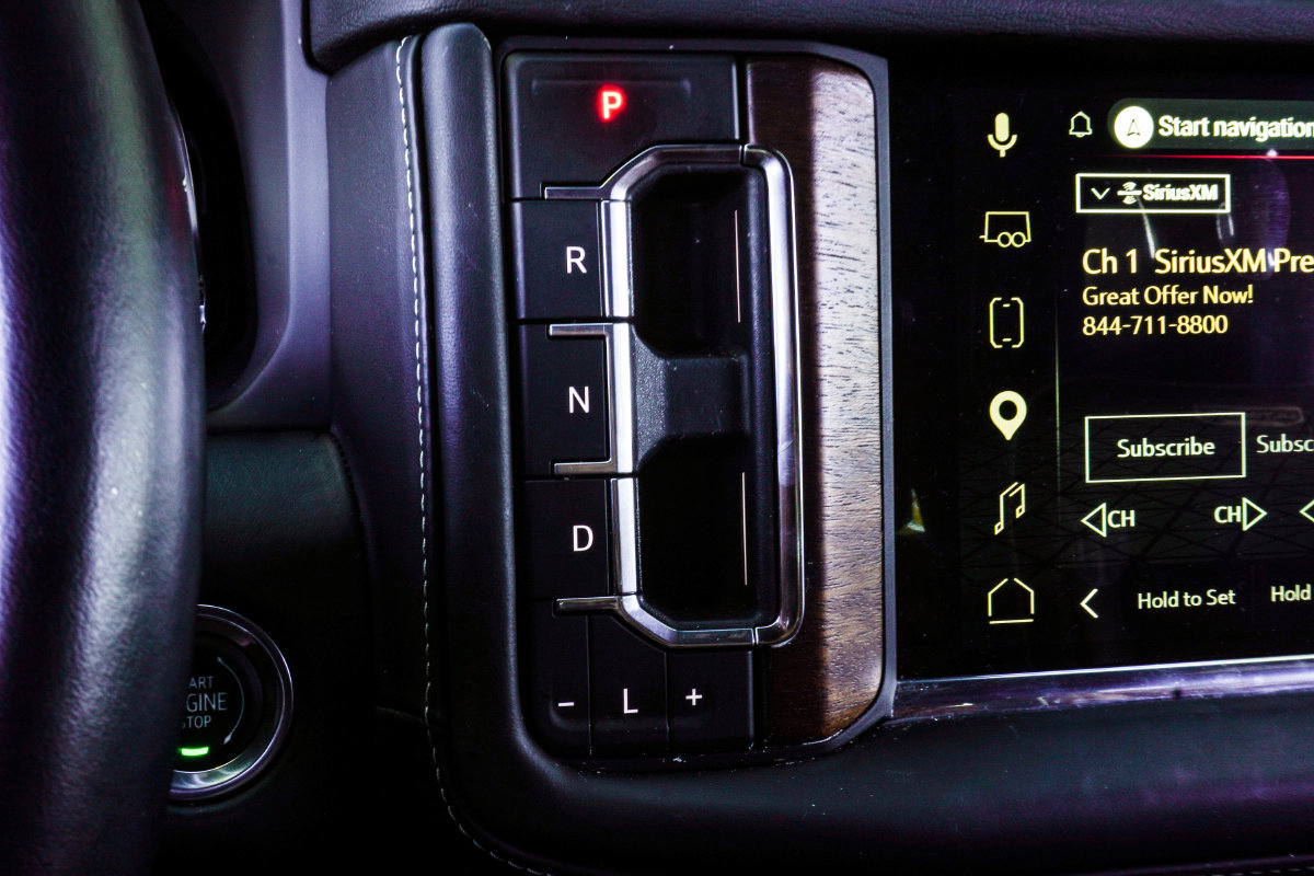 Used 2023 GMC Yukon Denali Ultimate AWD/4WD image 28