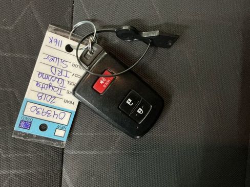 Used 2018 Toyota Tacoma TRD Off-Road image 45