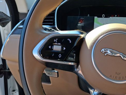 Used 2023 Jaguar F-PACE S AWD/4WD image 21