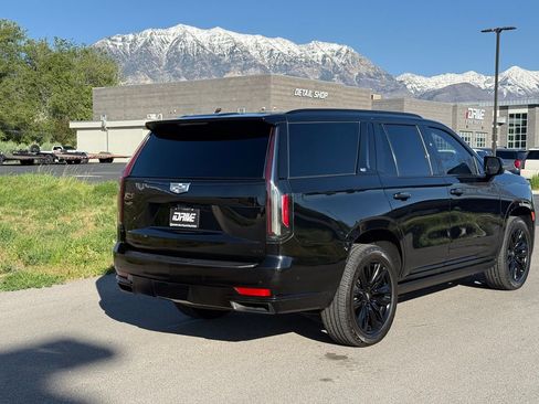 Used 2022 Cadillac Escalade Sport Platinum AWD/4WD image 10