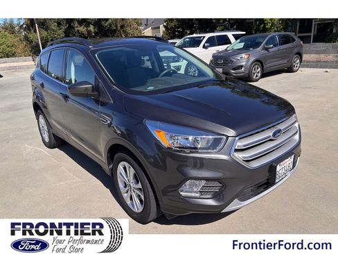 Used 2018 Ford Escape SE w/ SE Sync 3 Package FWD image 8