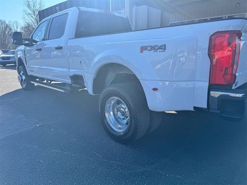 Used 2024 Ford F350 XLT image 7