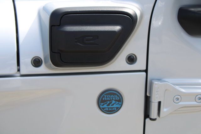 Used 2023 Jeep Wrangler Unlimited AWD/4WD image 9