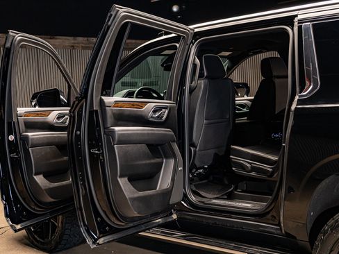 Used 2023 Chevrolet Suburban Premier w/ Max Trailering Package image 25