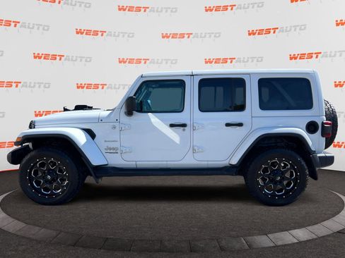 Used 2018 Jeep Wrangler Unlimited Sahara w/ Uconnect 4C Nav & Sound Group AWD/4WD image 2