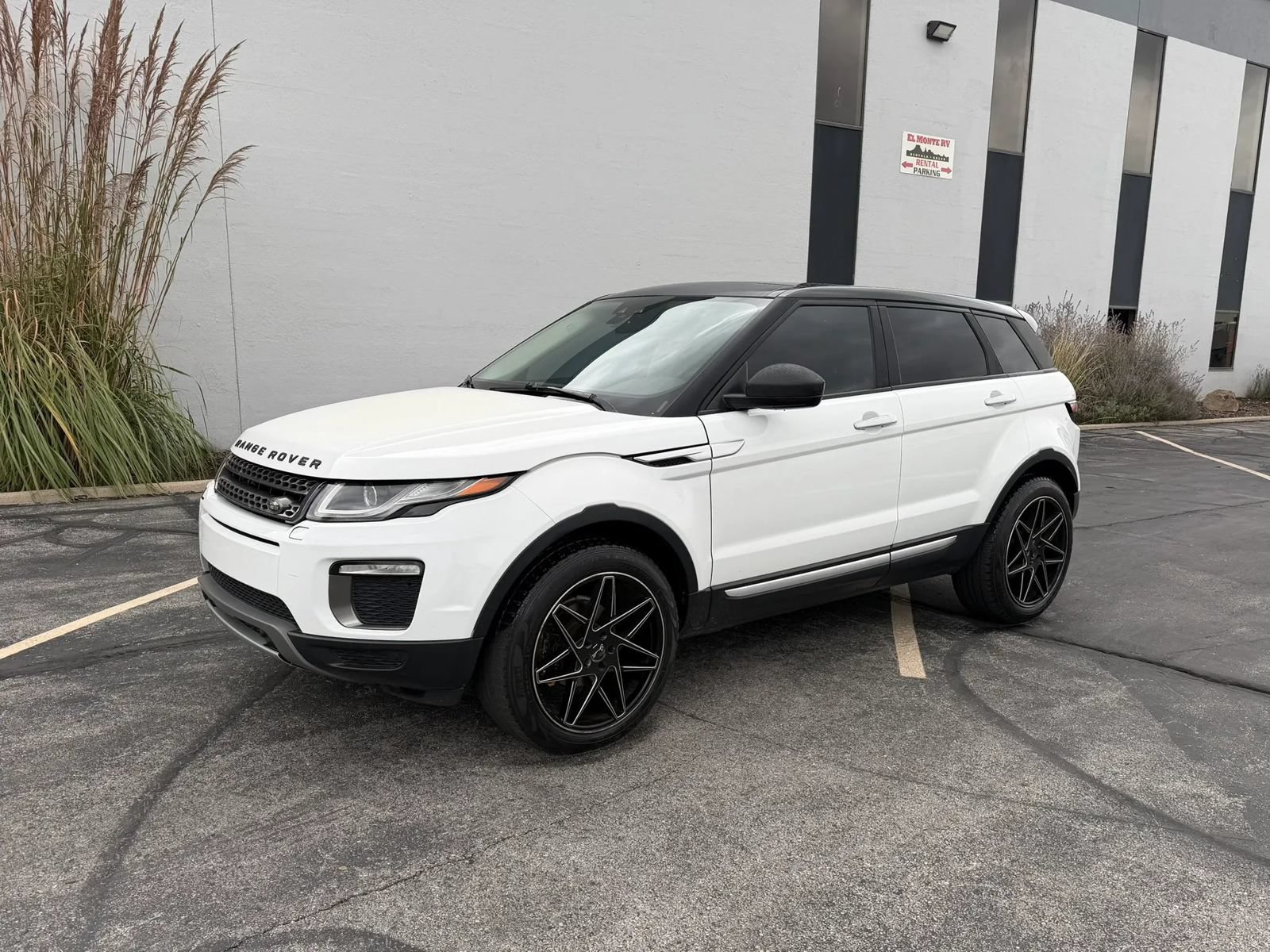 Used 2017 Land Rover Range Rover Evoque HSE AWD/4WD image 1
