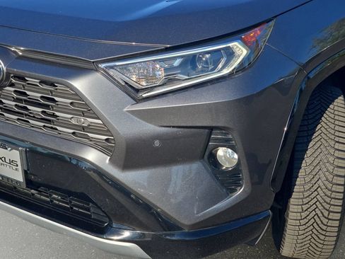 Used 2021 Toyota RAV4 XSE AWD/4WD image 35