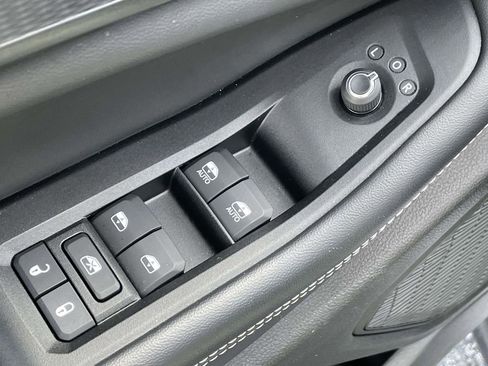 Used 2023 Jeep Grand Cherokee Altitude image 19