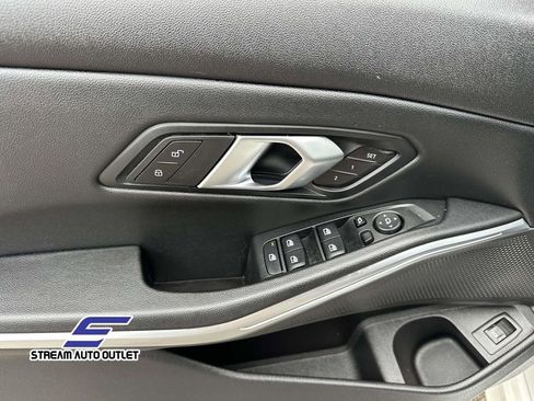 Used 2024 BMW 330i xDrive Sedan w/ Convenience Package image 17