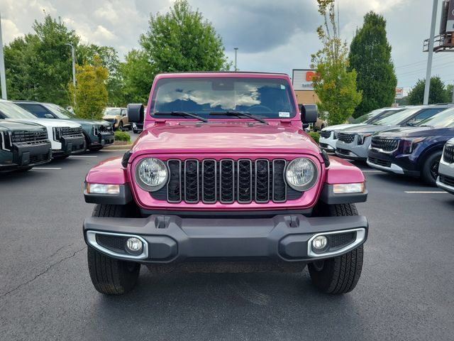 Used 2024 Jeep Gladiator Sport AWD/4WD image 2