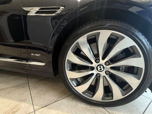 Used 2020 Bentley Flying Spur W12 image 4