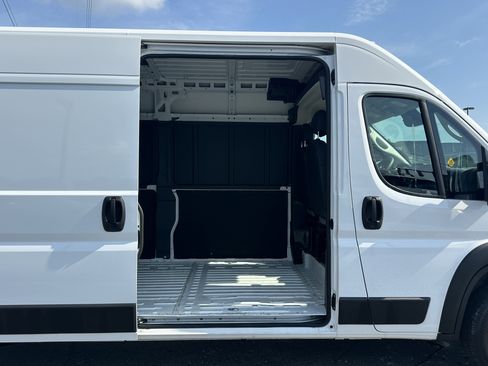 Used 2025 RAM ProMaster 3500 w/ Convenience Group FWD image 15