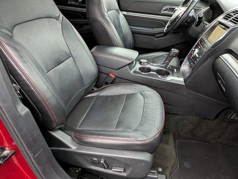 Used 2018 Ford Explorer Sport w/ Equipment Group 401A image 32