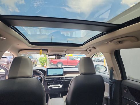 New 2025 Lincoln Corsair Reserve w/ Equipment Group 202A image 19