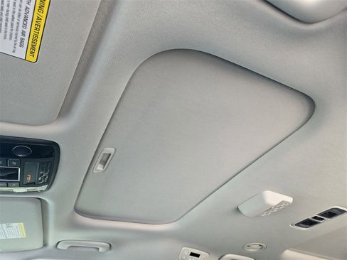 New 2026 Kia Carnival SX Prestige image 18