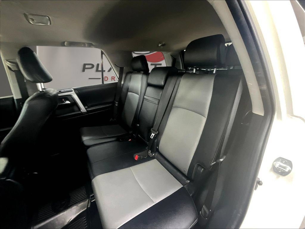 Used 2021 Toyota 4Runner SR5 Premium w/ Moonroof Package RWD image 24