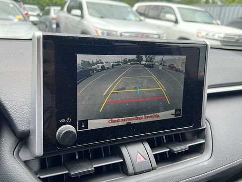 Used 2025 Toyota RAV4 LE AWD/4WD image 7