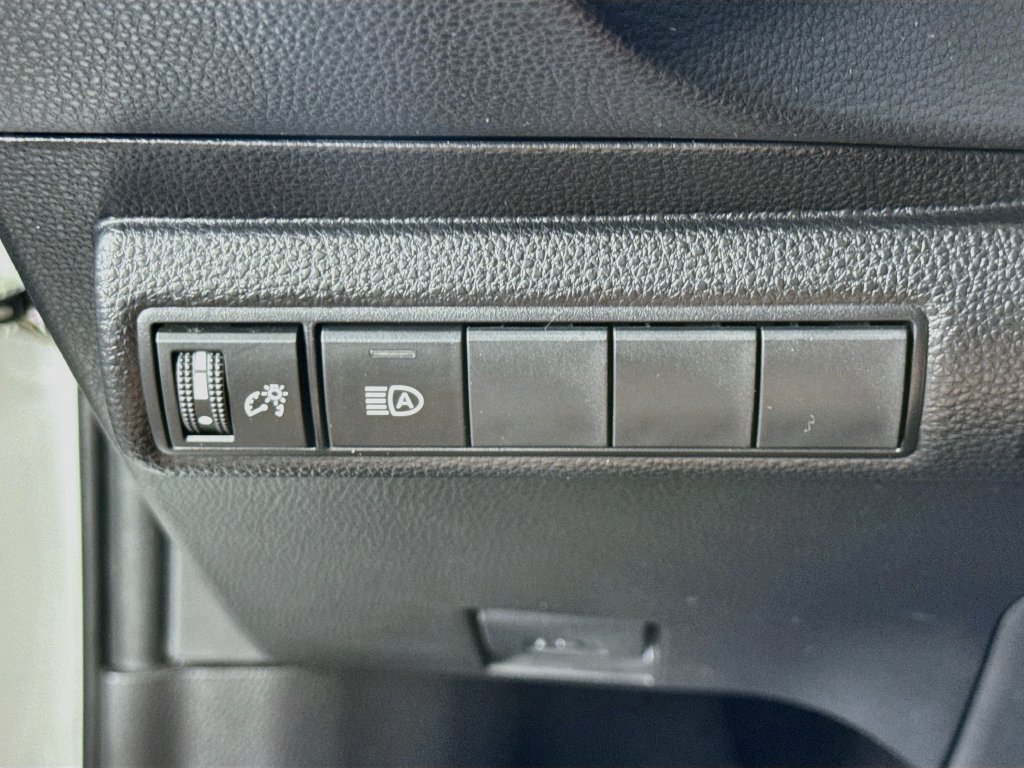 Used 2022 Toyota Corolla LE FWD image 19